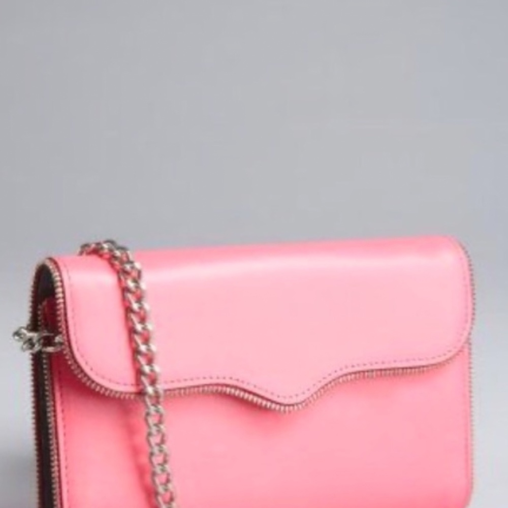 REBECCA MINKOFF WALLET ON CHAIN!